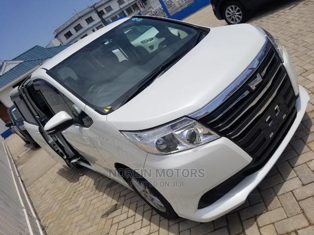 Toyota Noah 2014 Off white - thumbnail 2