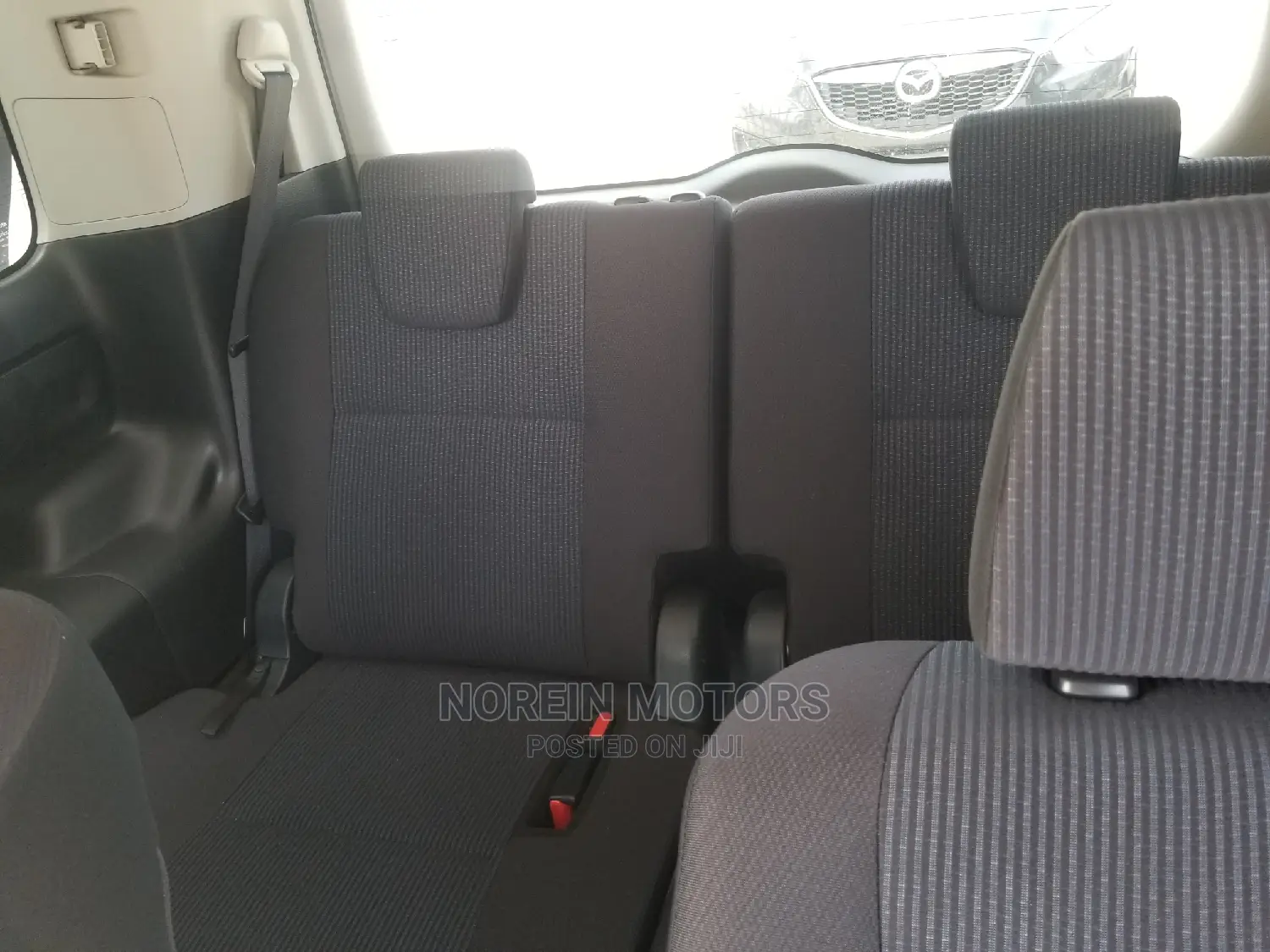 Toyota Noah 2014 Off white