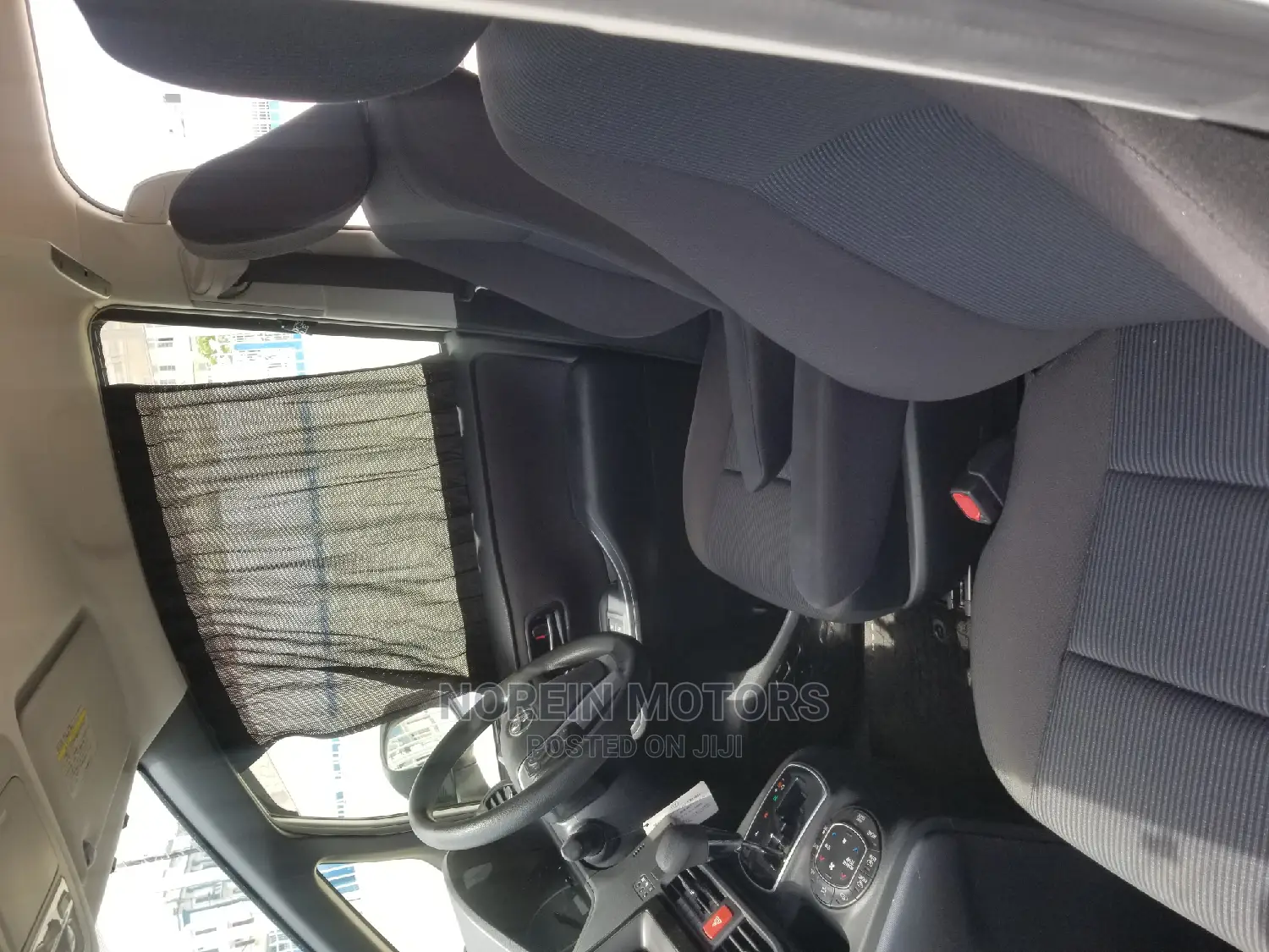 Toyota Noah 2014 Off white