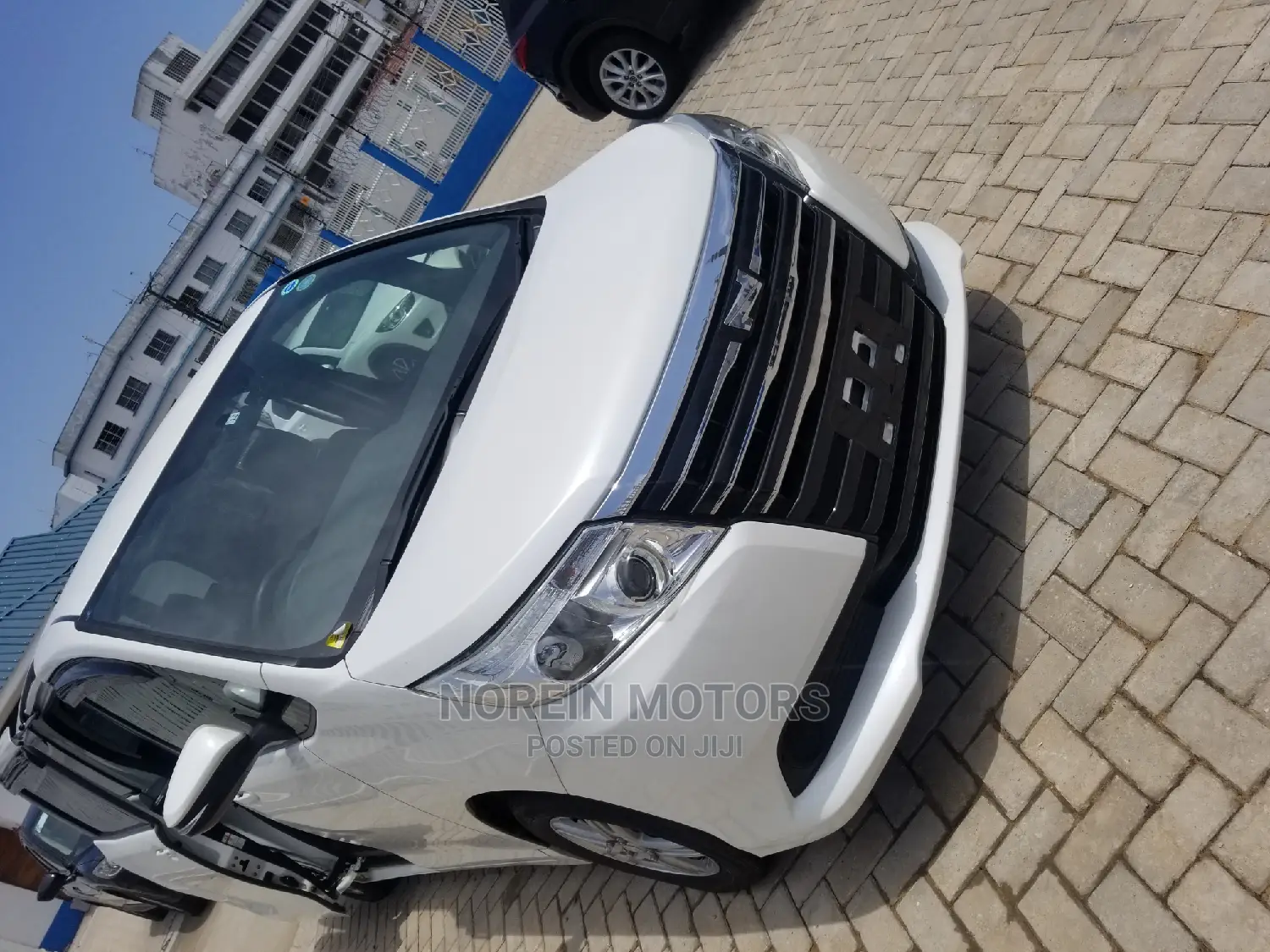 Toyota Noah 2014 Off white