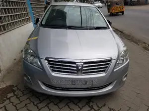 Toyota Premio 2014 Silver