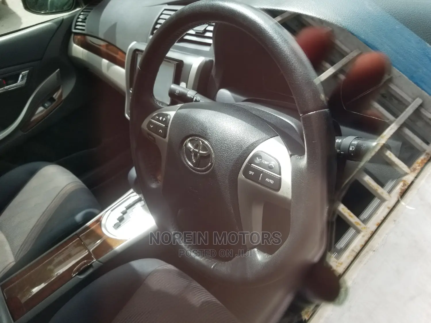 Toyota Premio 2014 Silver