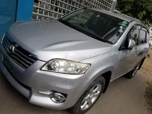 Toyota Vanguard 2014 Silver
