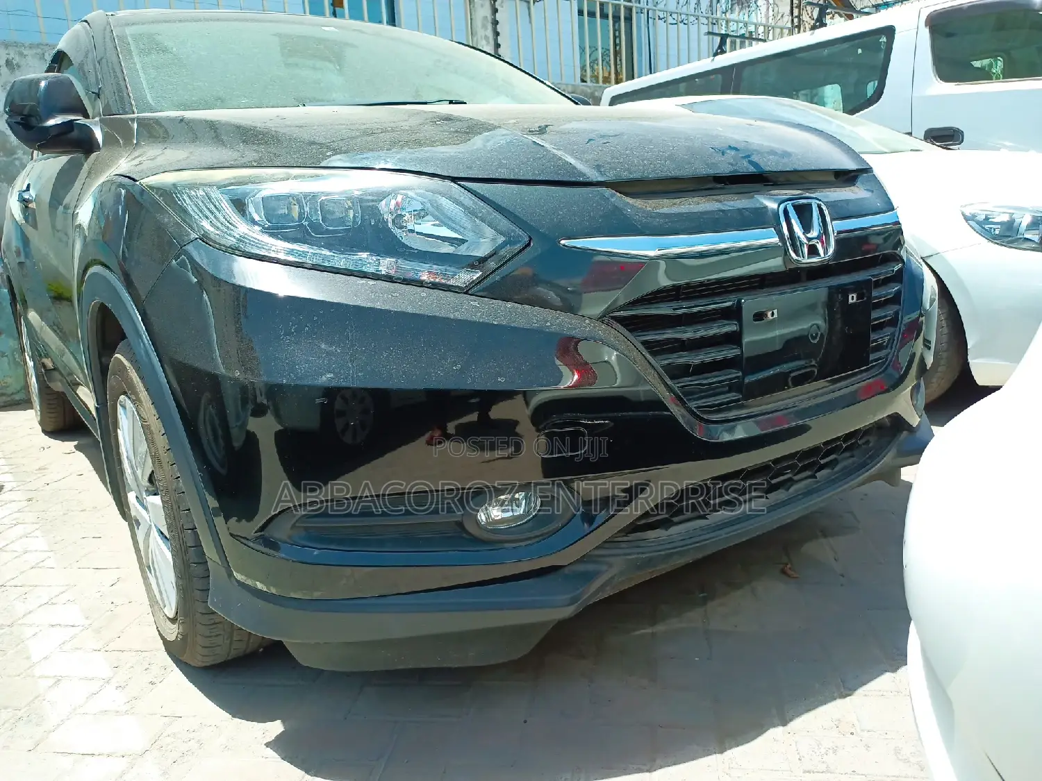 Honda Vezel 2014 1.5 2WD Black