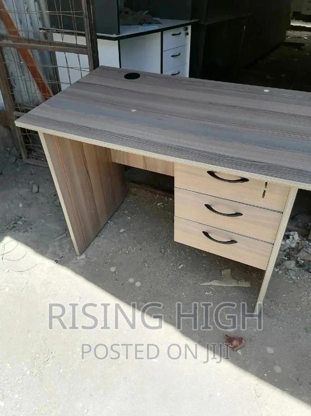 Very Good Quality Office Desk - main view