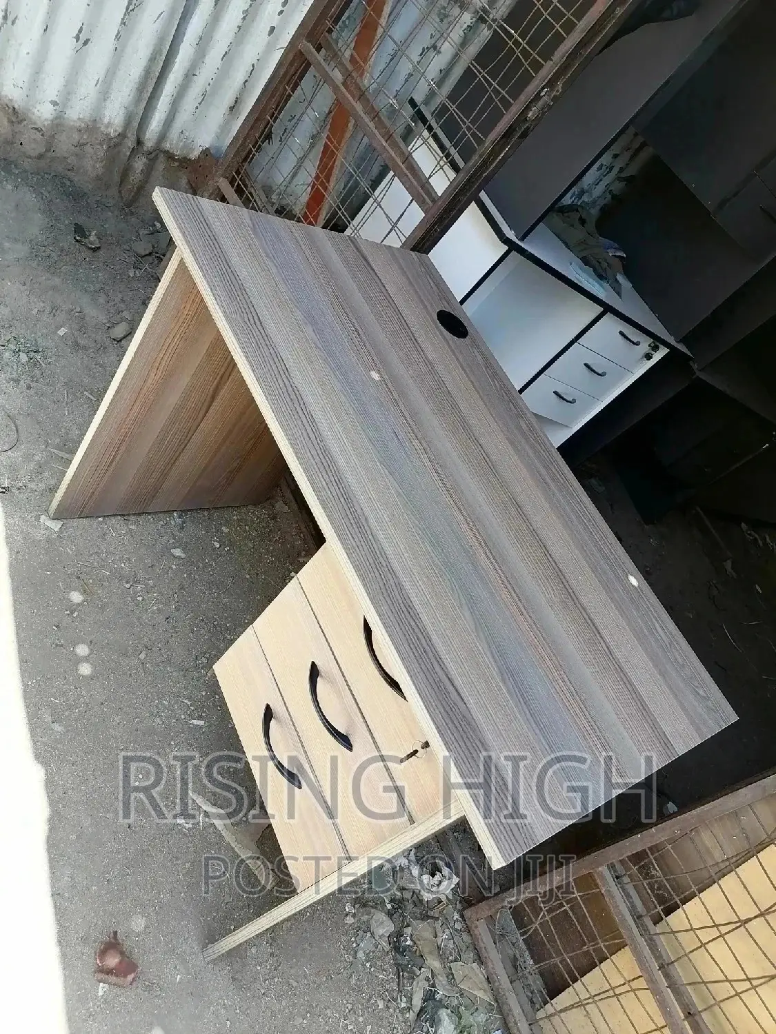 Supreme Prestigious Quality Office Desk