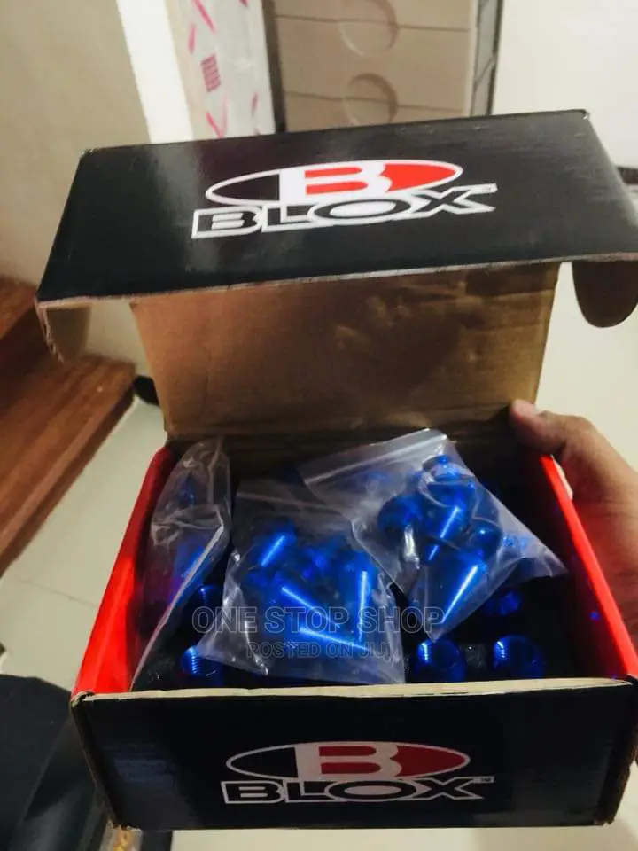 Different Color Different Models Car Blox Bullets Spike Nuts