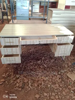 Exclusive Office Desk