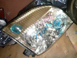 Extrail Zenon Headlight