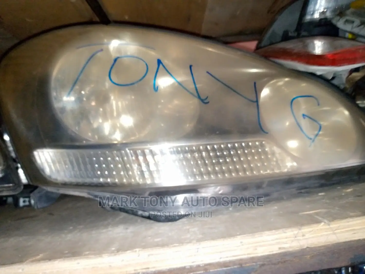 Ipsum Headlight