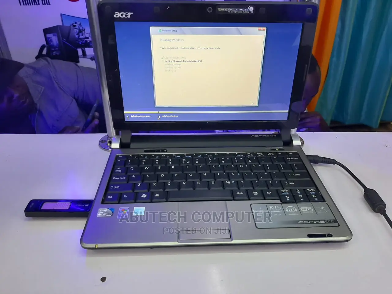 Laptop Acer Aspire 1 2GB Intel Atom HDD 320GB