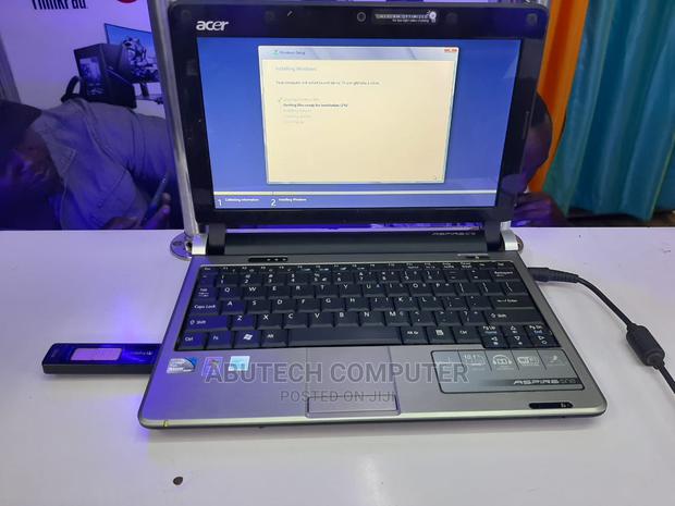 Laptop Acer Aspire 1 2GB Intel Atom HDD 320GB