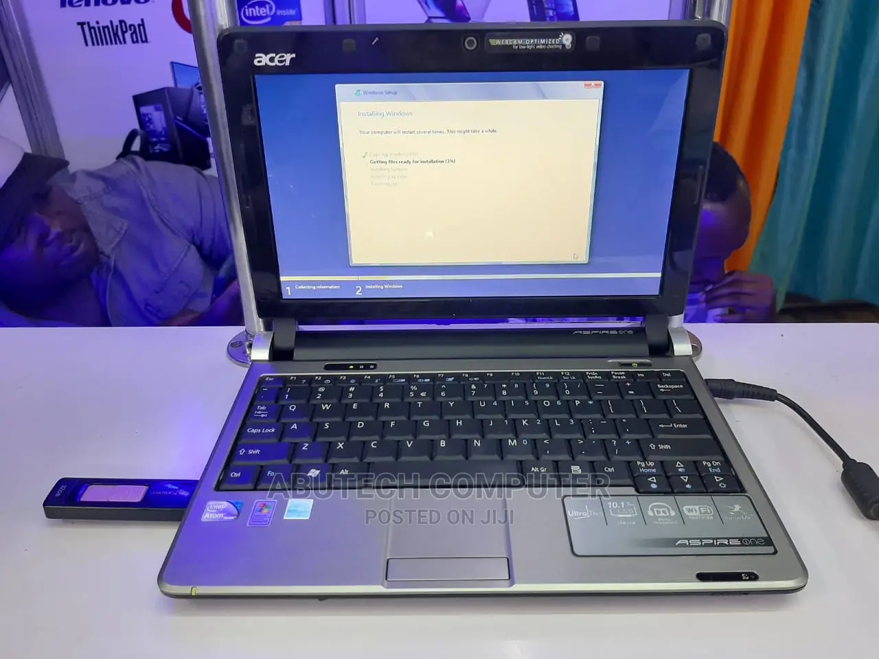 Laptop Acer Aspire 1 2GB Intel Atom HDD 320GB