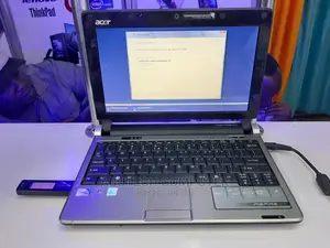 Laptop Acer Aspire 1 2GB Intel Atom HDD 320GB