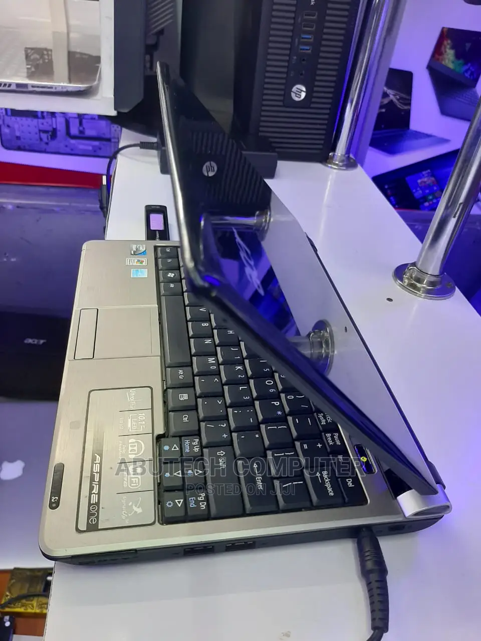 Laptop Acer Aspire 1 2GB Intel Atom HDD 320GB