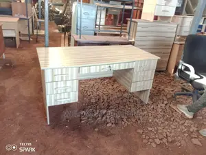 Office Desk 1.6m
