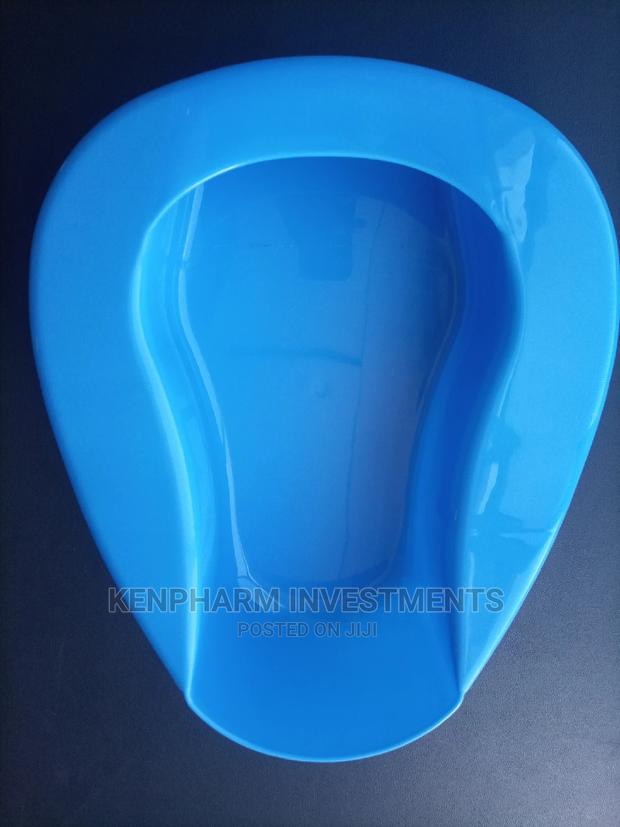 Plastic Bed Pan - main view