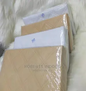 5*6 White and Beige Mattress Protector