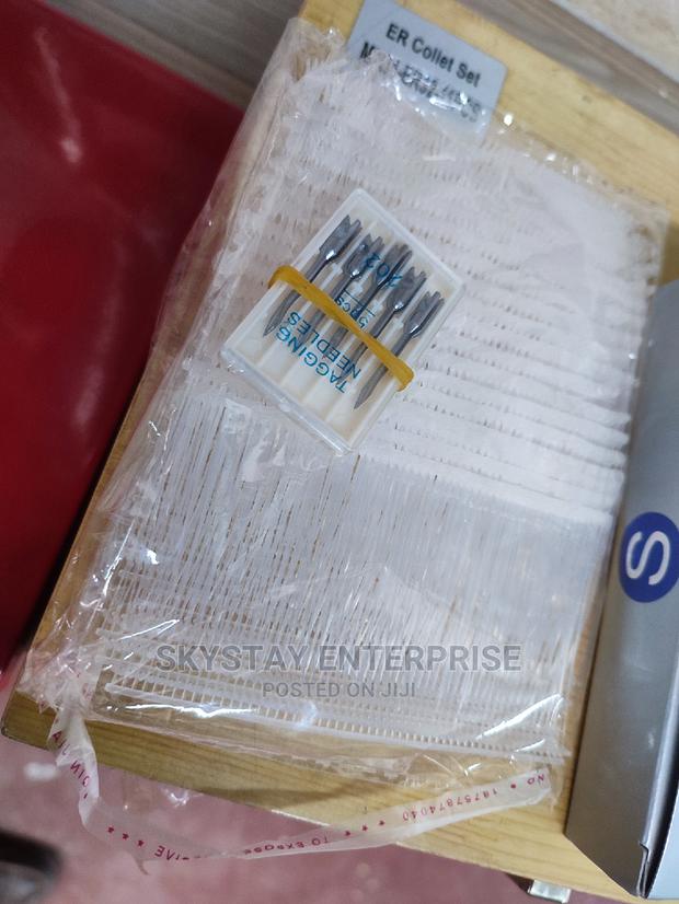 Tagging Gun + 1000 Sticks + 5 Spare Needles - thumbnail 4