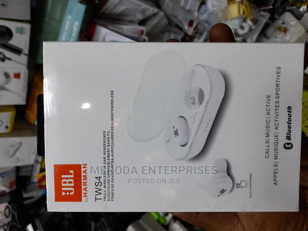 Jbl True Wireless Headsets - main view