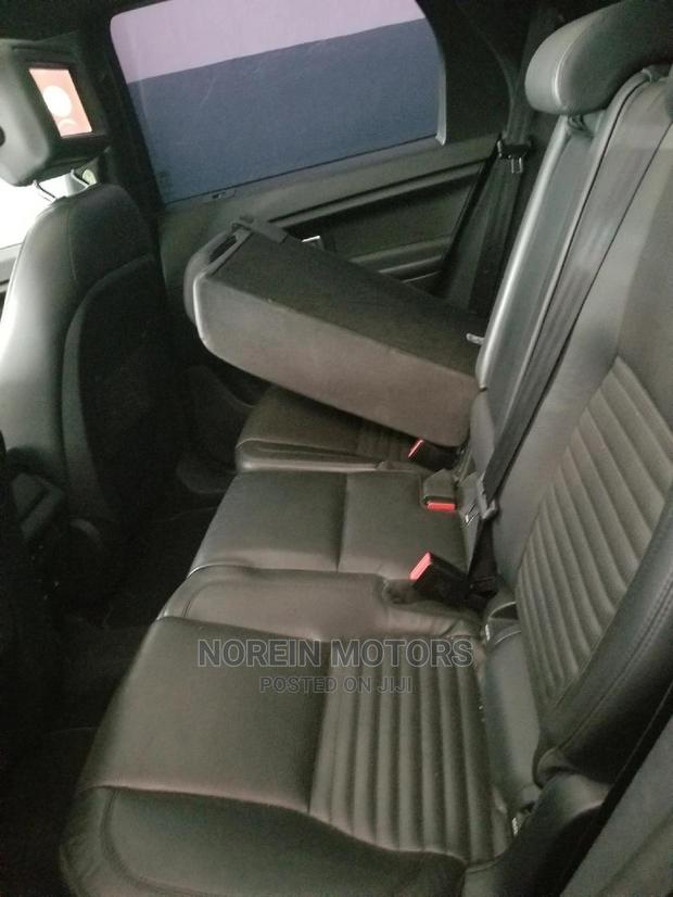 Land Rover Discovery 2014 Silver - thumbnail 9