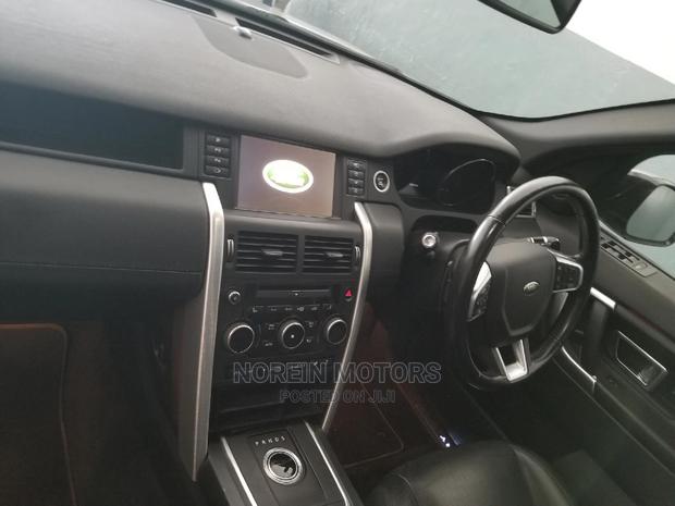 Land Rover Discovery 2014 Silver - thumbnail 13