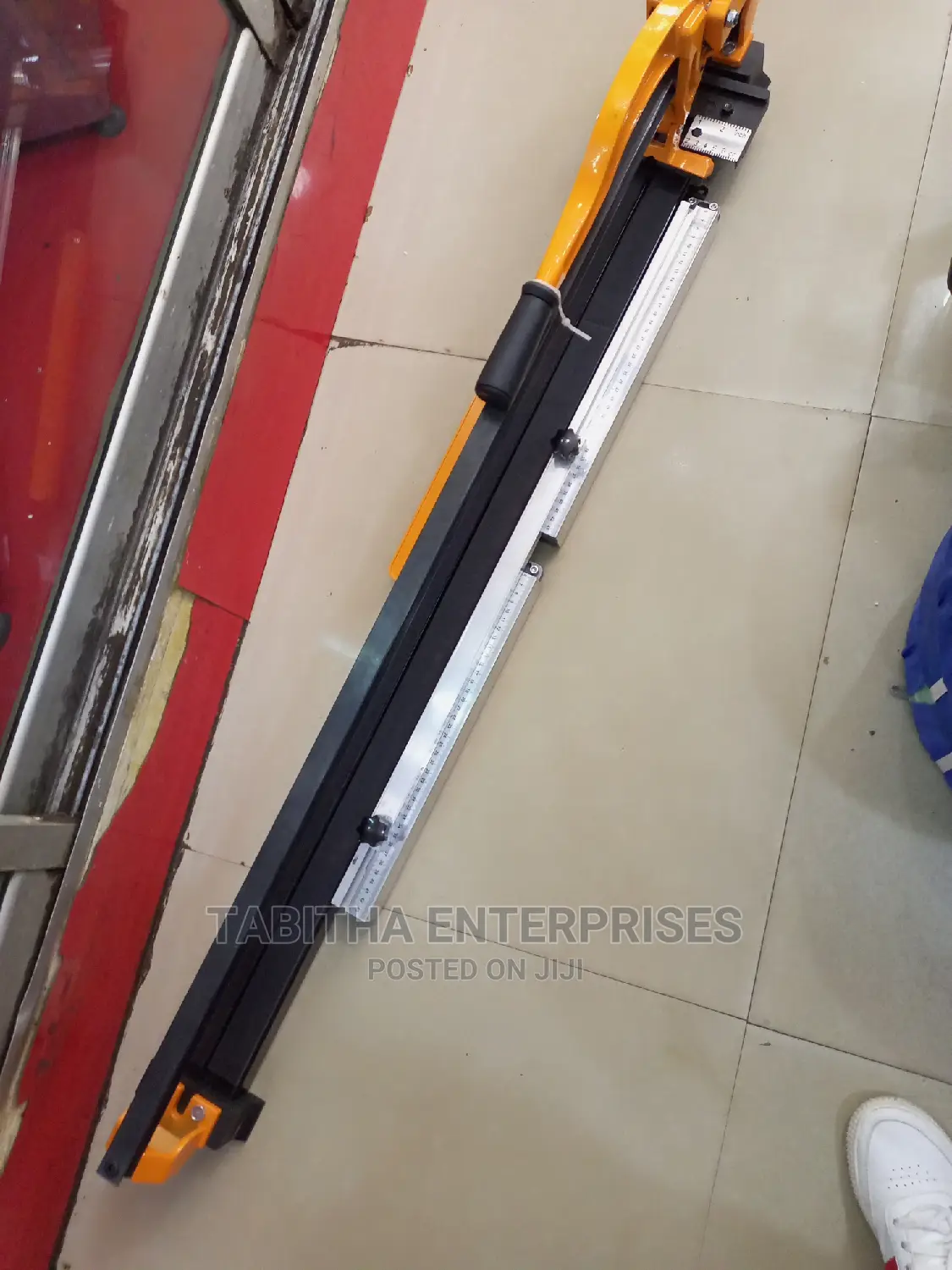 Tile Cutter With Lenses