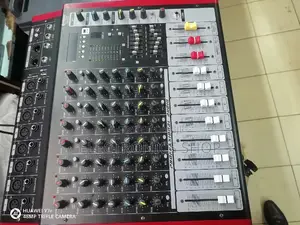 8channel Powered Mixer.
