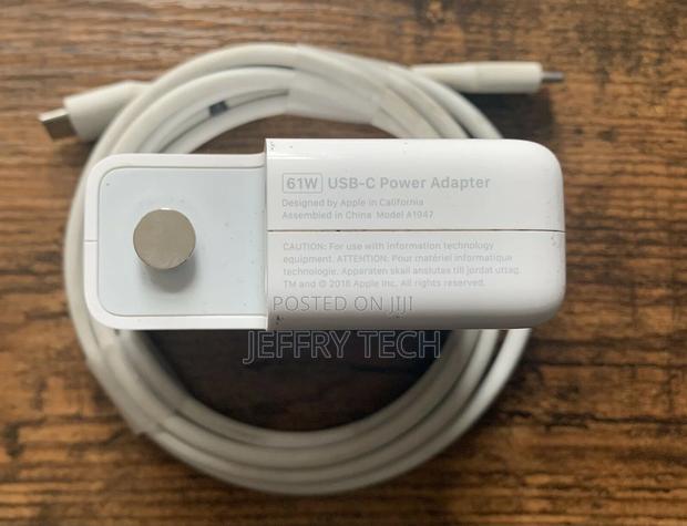 Apple USB-C Charger for Macbook 61W - main view