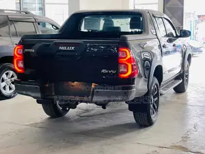 New Toyota Hilux 2021 Gray