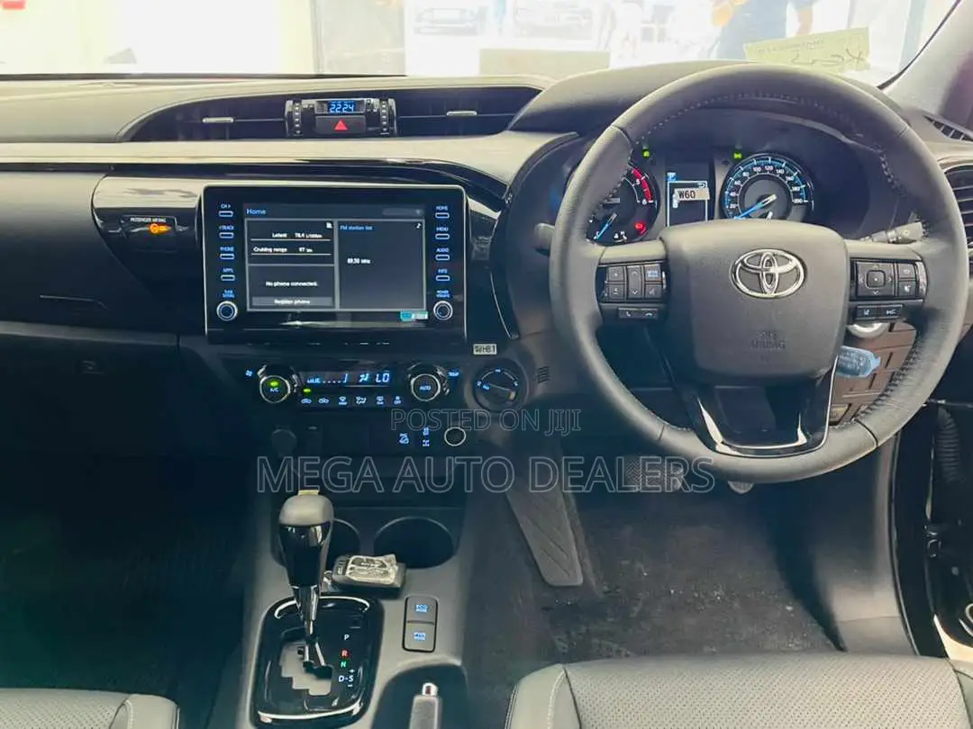 New Toyota Hilux 2021 Gray