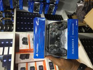 Dualshock 4 Wireless Controller - thumbnail 2
