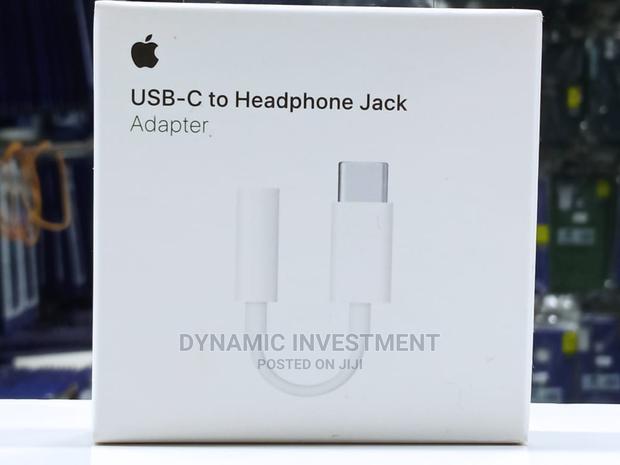 Usb-C to Headphone Jack - main view