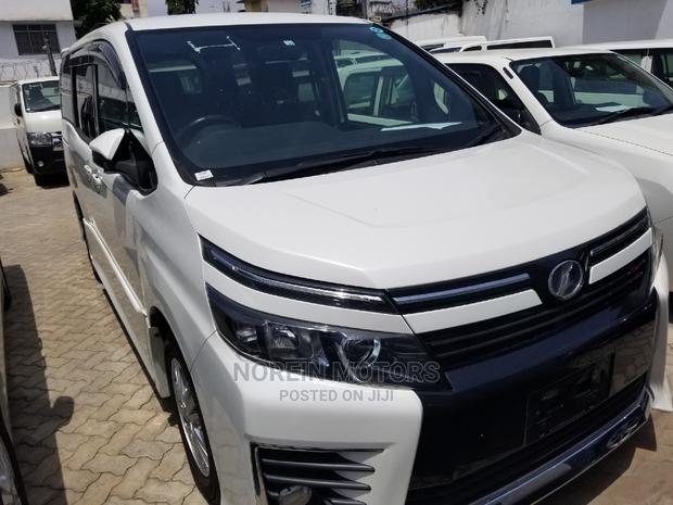 Toyota Voxy 2014 SV Premium White - thumbnail 7