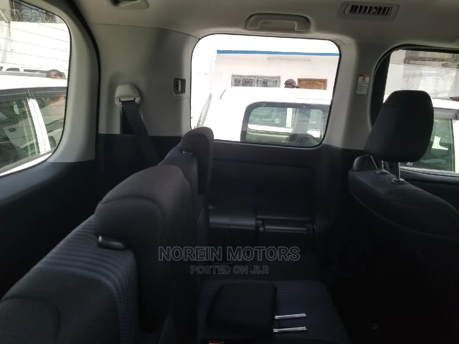 Toyota Voxy 2014 SV Premium White
