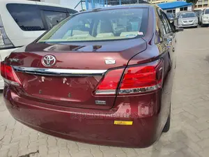 Toyota Premio 2016 Red
