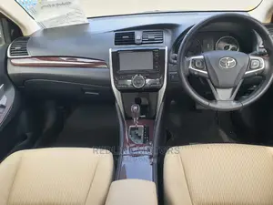 Toyota Premio 2016 Red