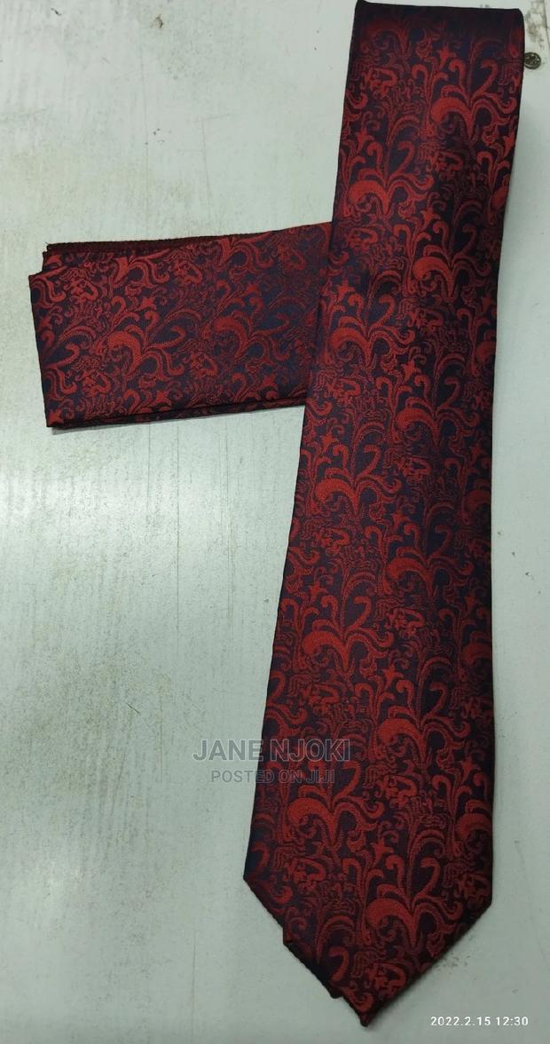 Tie Red Florer - main view