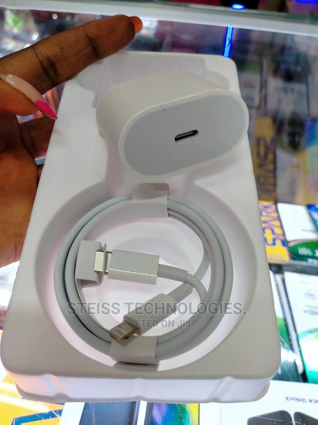 iPhone 13pro Max Charger - thumbnail 4