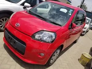 Toyota Porte 2015 Red
