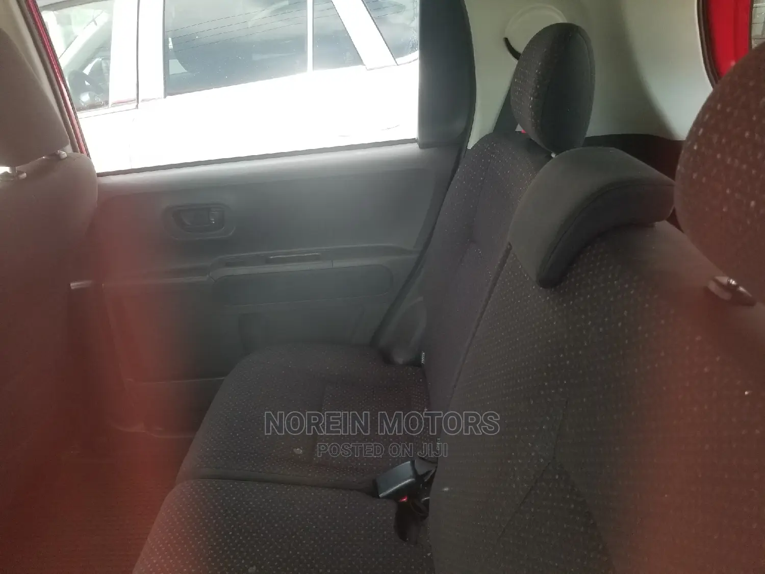Toyota Porte 2015 Red