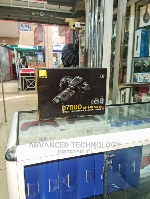 Nikon D7500 - main view