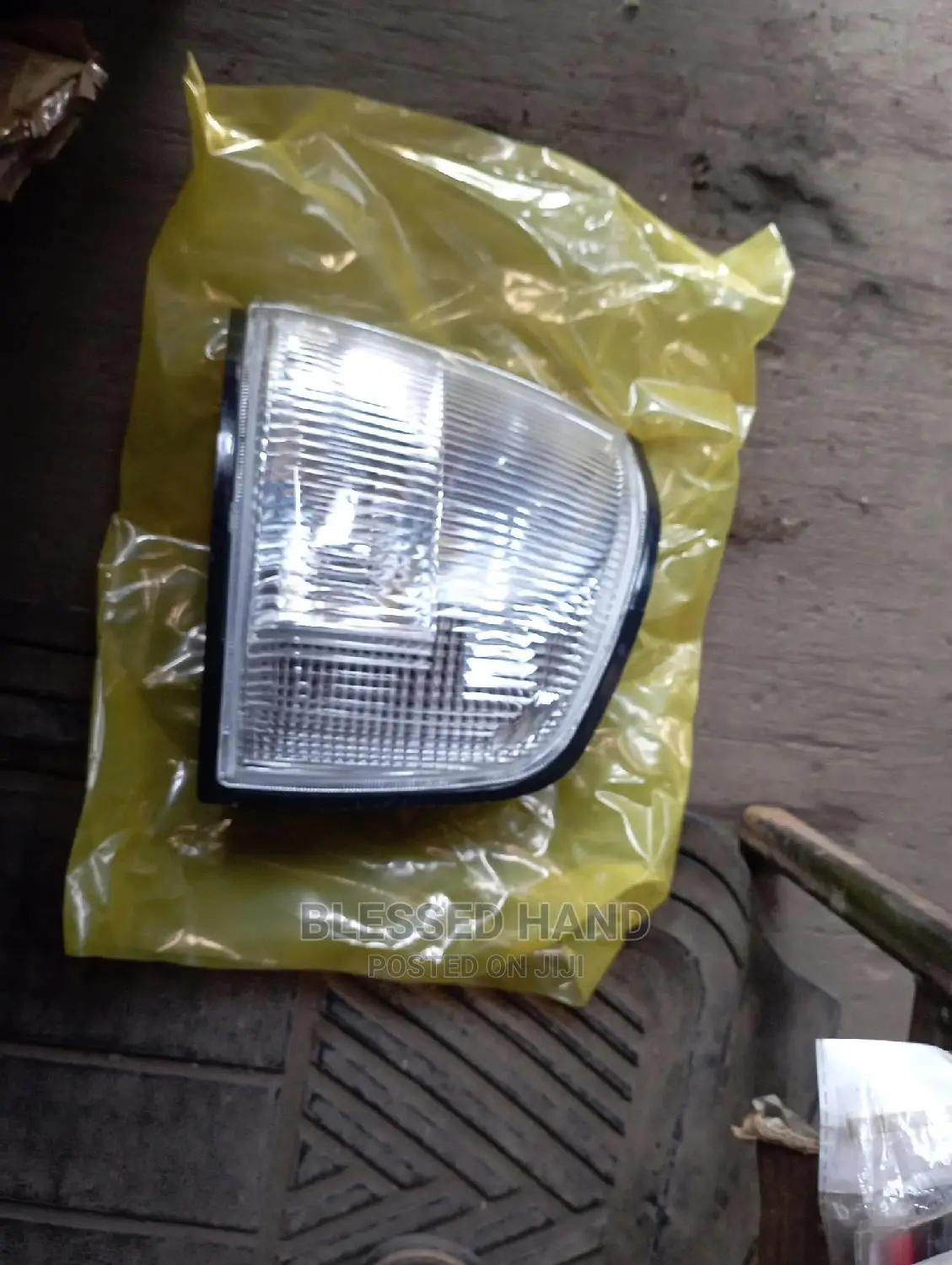 Corner Light Vannet and Bongo