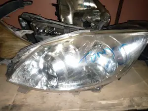 Auris ,Headlight 2010