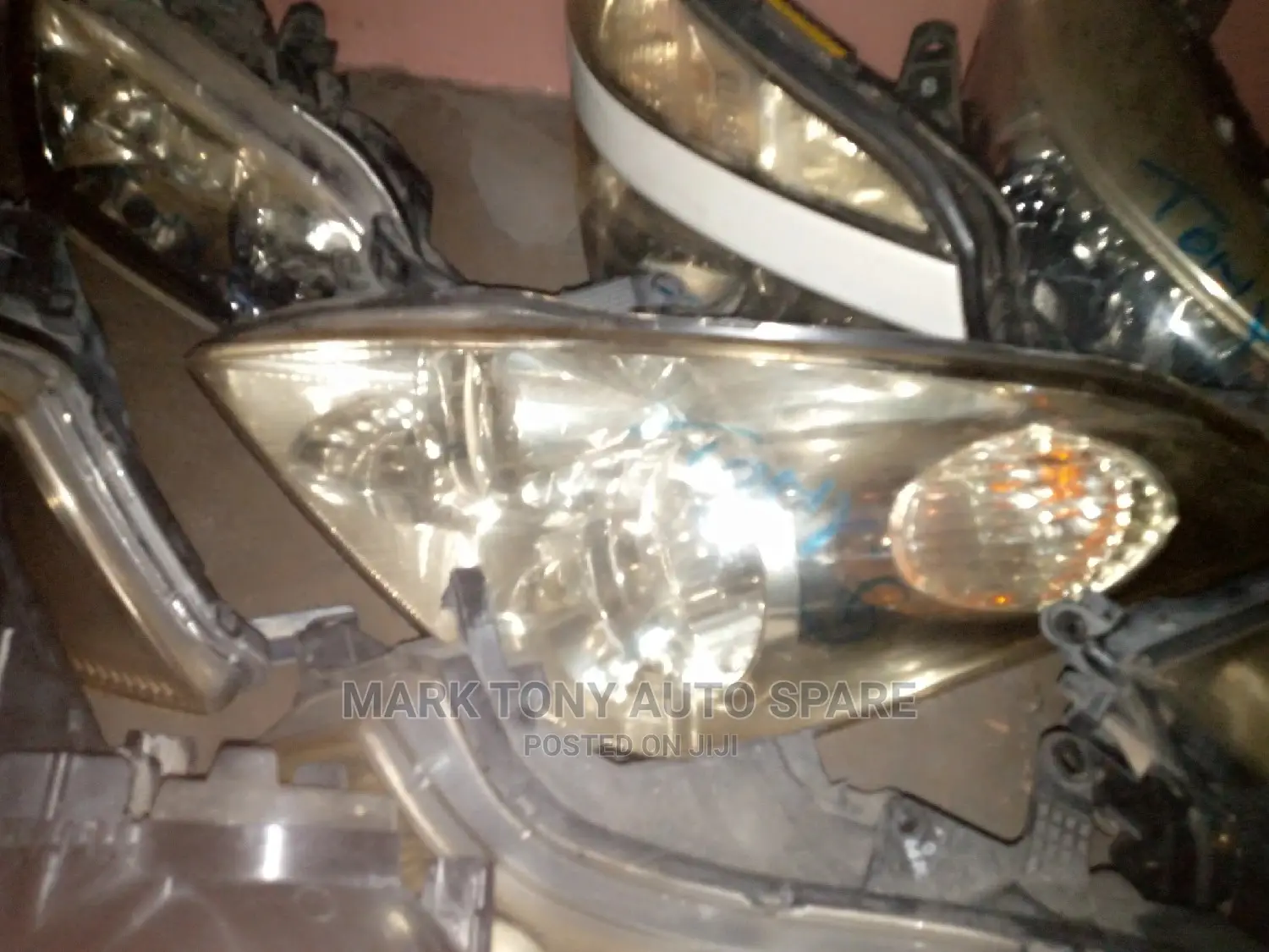 Wish, 2003 Headlight Zenon
