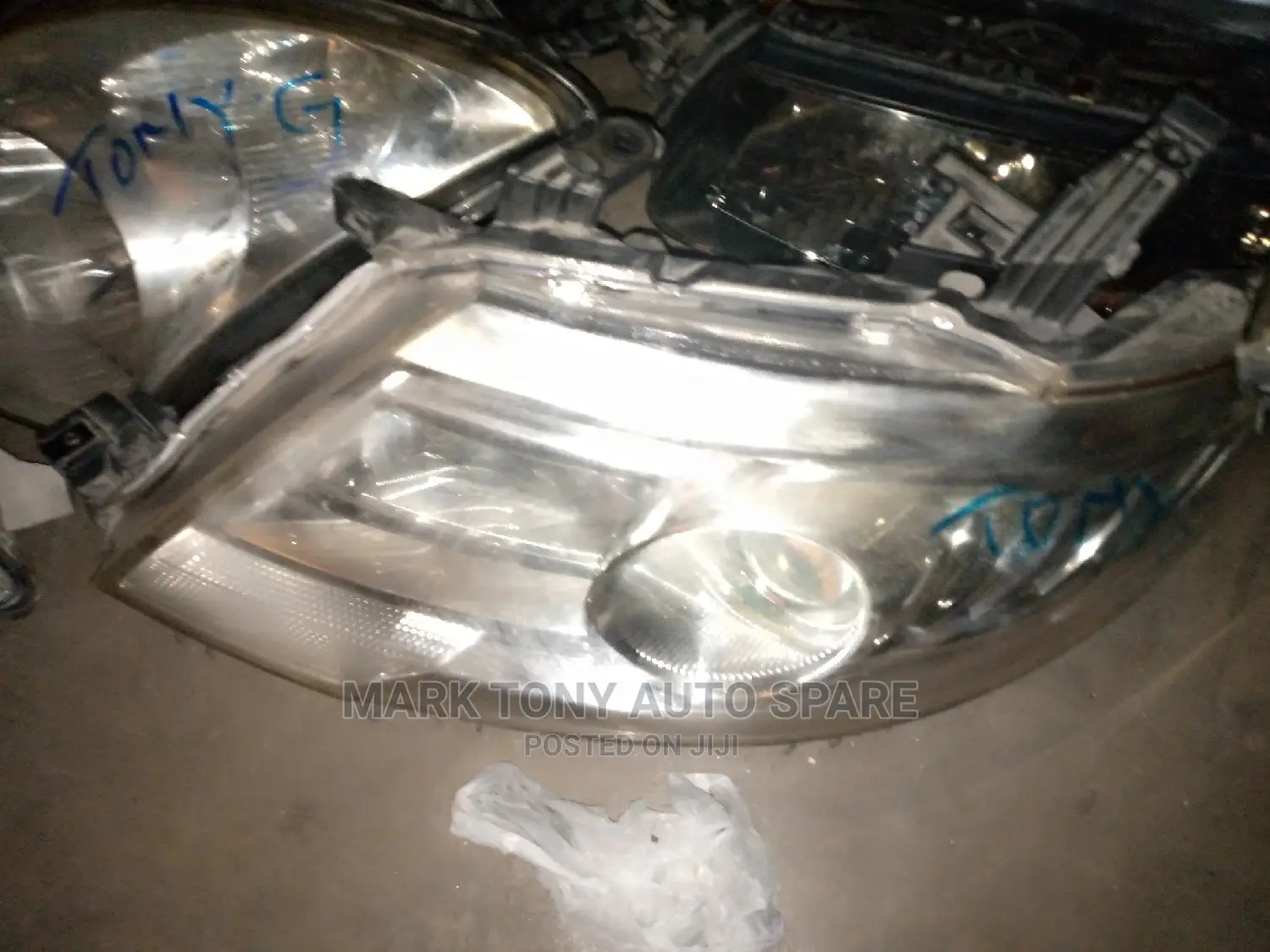 Serena Headlight .