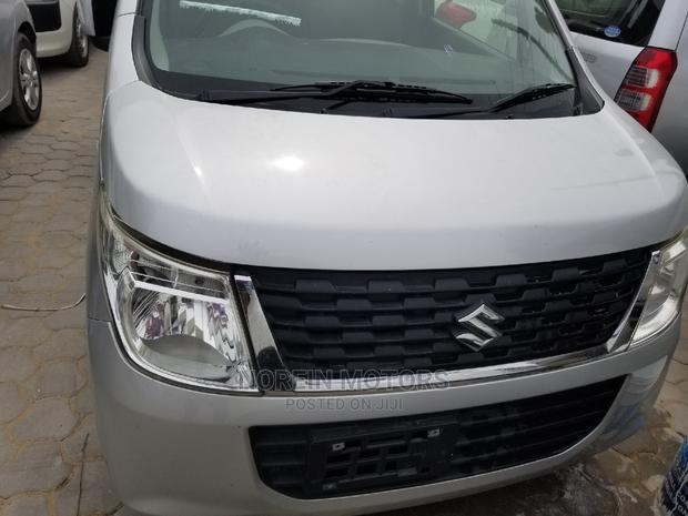 Suzuki Wagon 2015 Silver - thumbnail 2