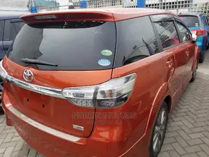 Toyota Wish 2014 Orange