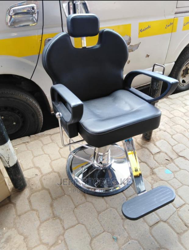 Barber/Finishing Chair - main view