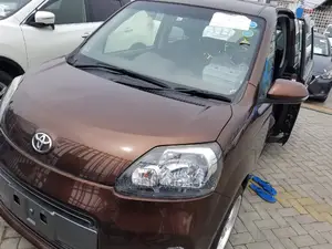 Toyota Porte 2015 Brown